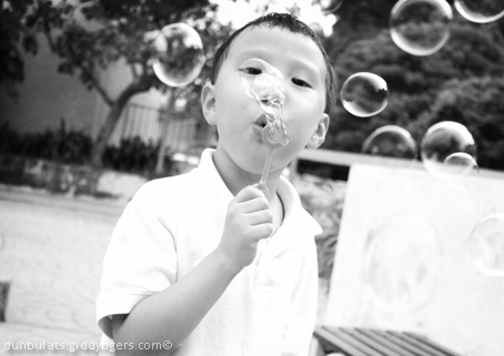 bubbles1-bw